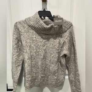 Gray sweater women’s turtle nevk